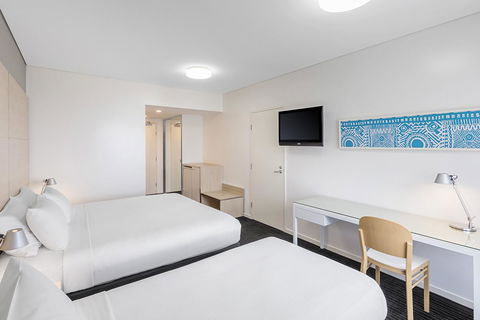 Vibe Hotel Darwin Waterfront - Flights 14