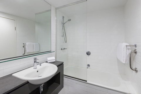 Vibe Hotel Darwin Waterfront - Flights 23