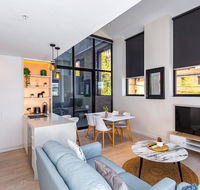 Bond Quarter Loft - Flights