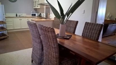 Book Keepers Cottage - Flights 1