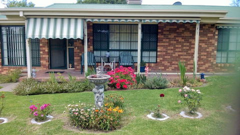Butterfly Cottage - Flights 2