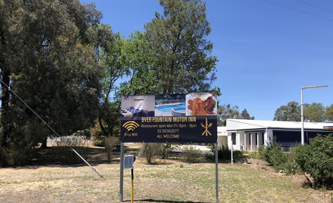 Byer Fountain Motor Inn - Flights 2