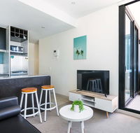 Central and Modern Apartment in Melbourne CBD - Flights