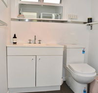 Charming 1 Bedroom Apartment in Leafy Green Hawthorn - Flights