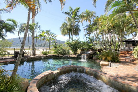 Colonial Palms Motor Inn - Flights 2