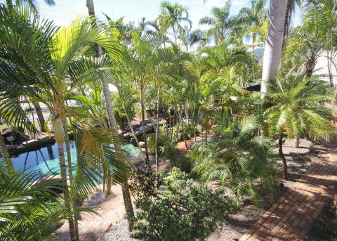 Colonial Palms Motor Inn - Flights 1
