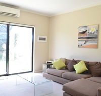 Comfortable 2 Bedroom Unit With Garden - Flights