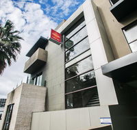 Comfy Kew Apartments - Flights