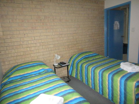 Coolum Budget Accommodation - Flights 1