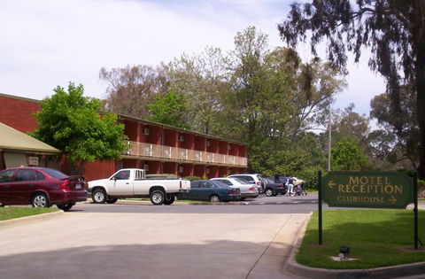 Corowa Golf Club Motel - Flights 2