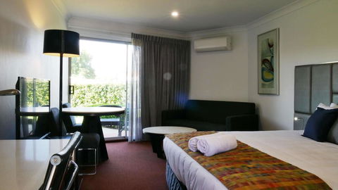 Country Capital Motel - Flights 2