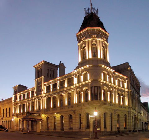 Craig's Royal Hotel - Flights 1