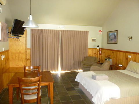 D'Altons Resort - Flights 3
