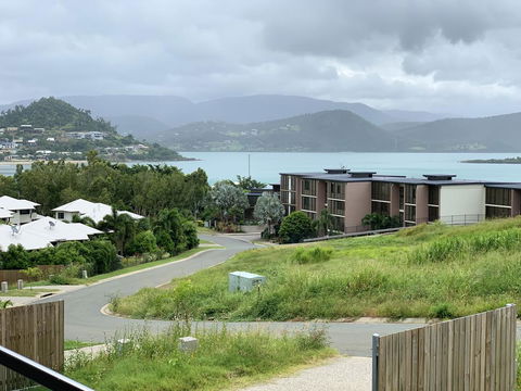 DAYDREAMING Airlie Beach, Water Views & Only 200m To Boardwalk. - Flights 2