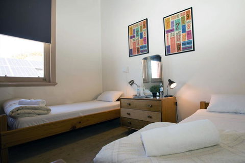 Delatite Hotel - Flights 0