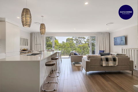 DESIGNER HOLIDAY BEACH PAD // 4 BED // COPA - Flights 0
