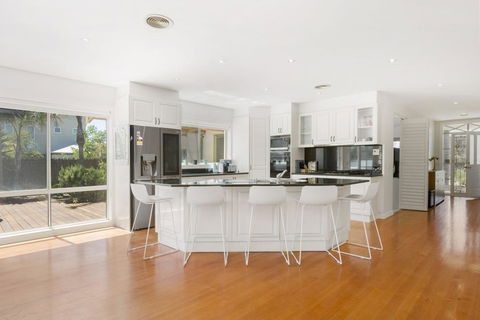 DIAMOND BAY RETREAT - SORRENTO - Flights 1