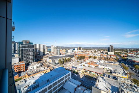 Divinity On Morphett - In The Heart Of The CBD - Free Wifi - Nespresso - Flights 1