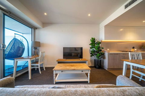 Divinity On Morphett - In The Heart Of The CBD - Free Wifi - Nespresso - Flights 3