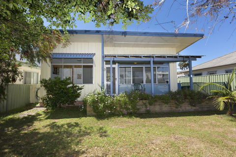 DOUGLAS COTTAGE FORSTER - Flights 0