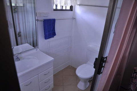 Durras Lake North Holiday Park - Flights 2