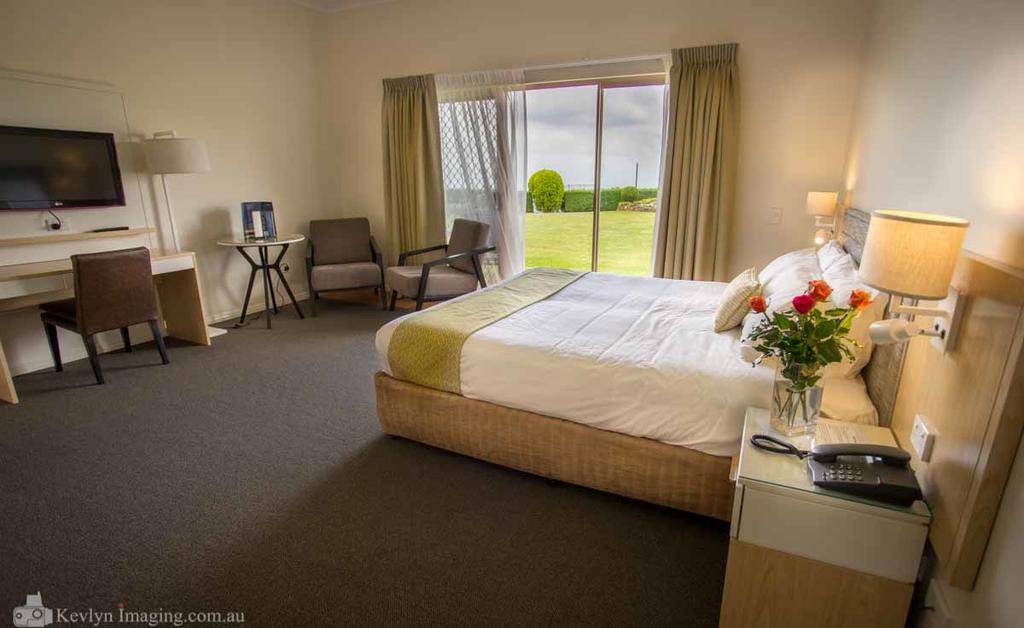 Monterey Keys QLD Flights