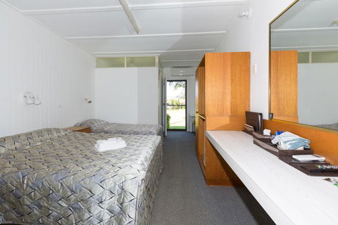 Eden Nimo Motel - Flights 3