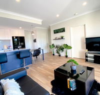 Elegantly Appointed BRAND NEW Luxurious Apartment - Flights