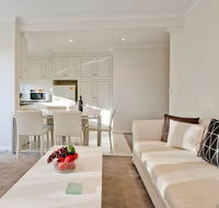 Elwood Seaside 2 Bed Retreat - Flights
