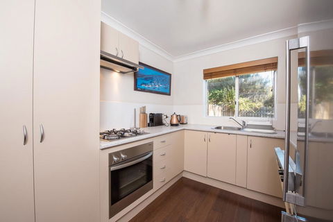 Erulisse-Spacious Townhouse With Magical Lake Views - Flights 3