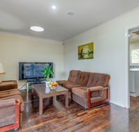 Exclusive Handy Holiday House - Flights
