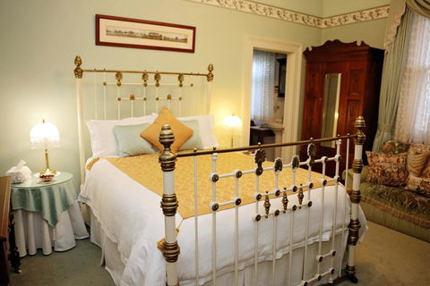 Forgandenny House B&B - Flights 2