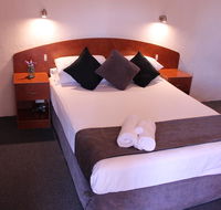 Gateway Motor Inn - Flights