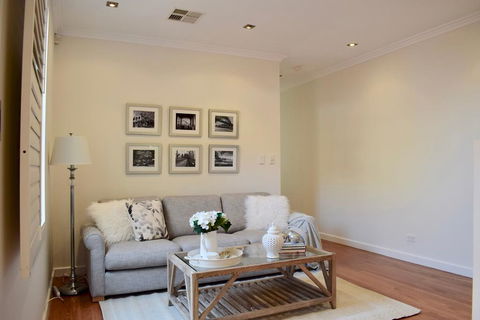 Gorgeous Row Terrace Near Sydney Harbour Bridge - Flights 0