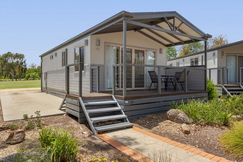 Great Aussie Holiday Park - Flights 2