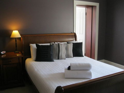 Heritage Guesthouse - Flights 2
