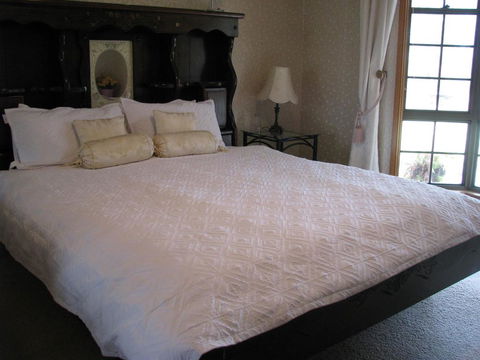 Hill Top Country Guest House - Flights 0