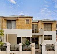 Joondalup Guest Home - Flights