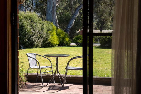 Kookaburra Motor Lodge - Flights 3