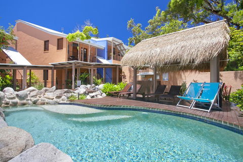 L'Auberge Noosa - Flights 3