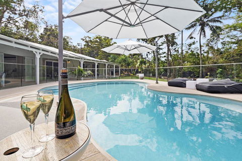 La Boheme Whitsunday - Flights 1