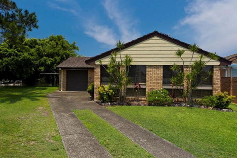 LAKE HOUSE ON ELOUERA - Flights 1