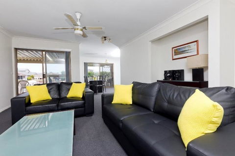 LAKE HOUSE ON ELOUERA - Flights 2