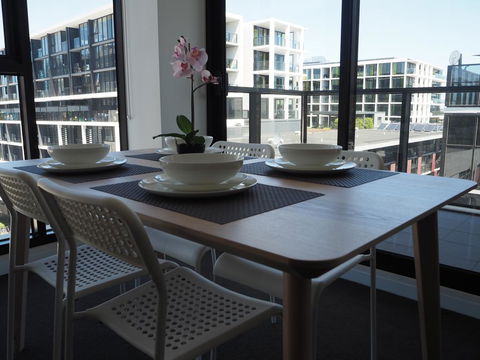 Large 2BR+Comfy+Parking Included - Flights 3