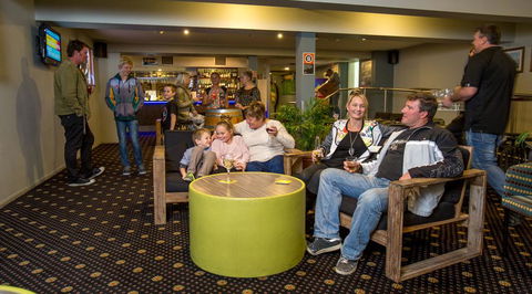 Laurieton Hotel - Flights 1