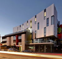 Luxury large modern apartment close to city parks shops and public transport - Flights