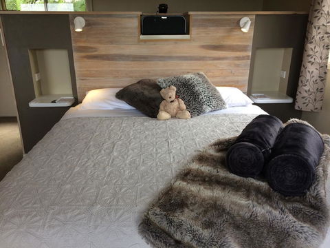 Maleny Luxury Cottages - Flights 0