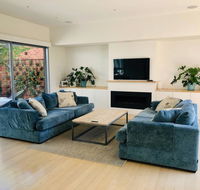 Malvern 3 Bedroom Delight - Flights