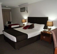 McNevins Tamworth Motel - Flights