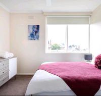 Modern St Kilda East Apartment - Free parking - Flights